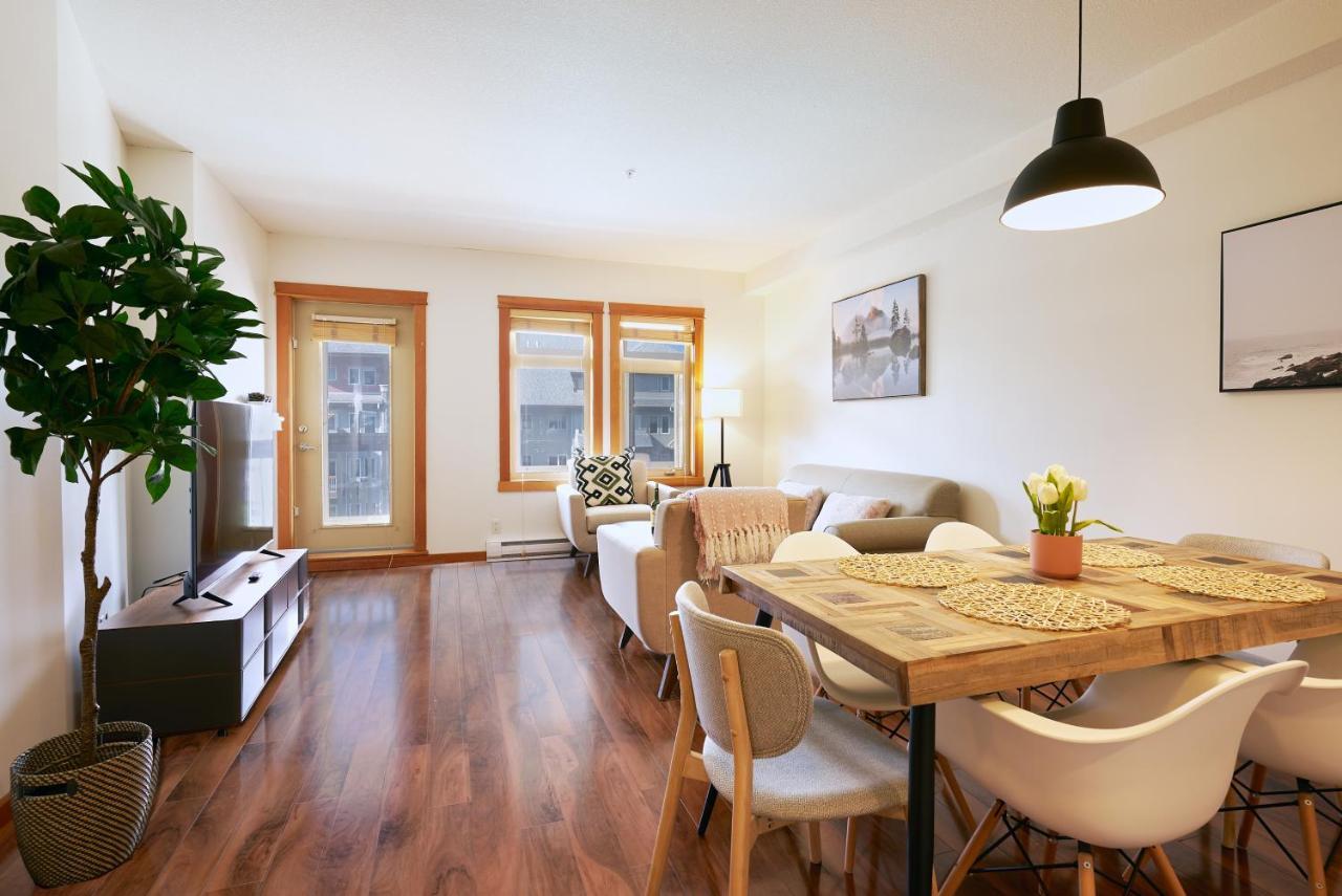 Mtn View Escape With King Size Bed With Outdoor Pool - Banff Pass Included! Apartment Canmore Bagian luar foto