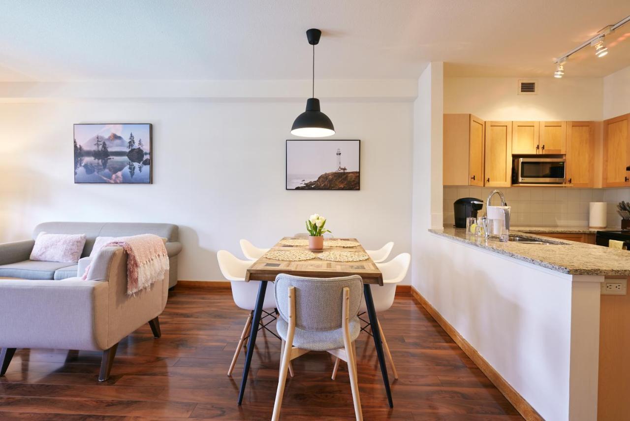 Mtn View Escape With King Size Bed With Outdoor Pool - Banff Pass Included! Apartment Canmore Bagian luar foto