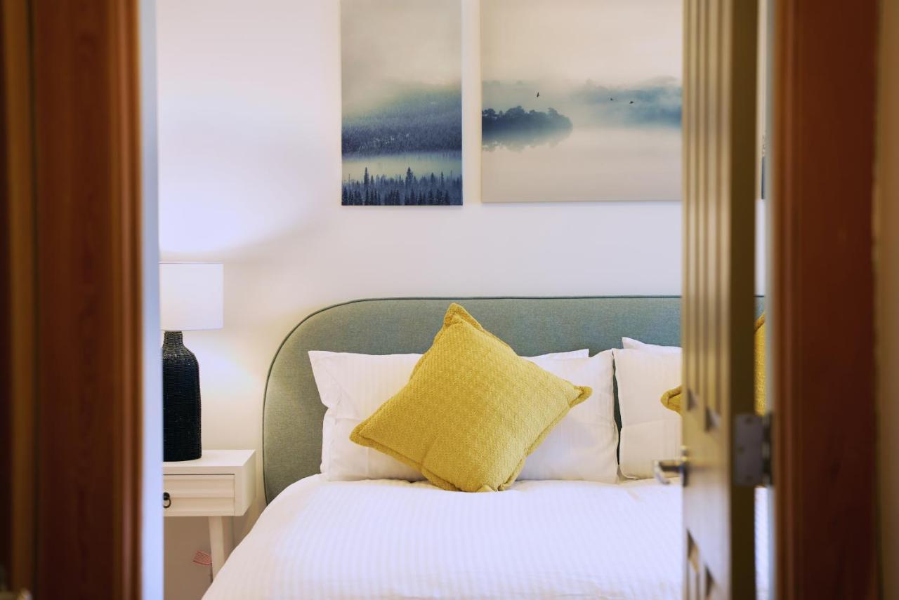 Mtn View Escape With King Size Bed With Outdoor Pool - Banff Pass Included! Apartment Canmore Bagian luar foto