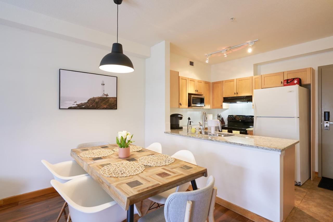 Mtn View Escape With King Size Bed With Outdoor Pool - Banff Pass Included! Apartment Canmore Bagian luar foto